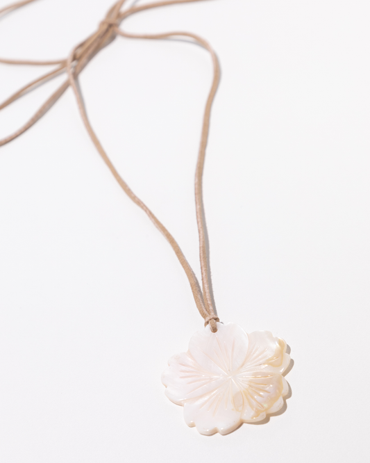 Shell Flower Pendant Necklace